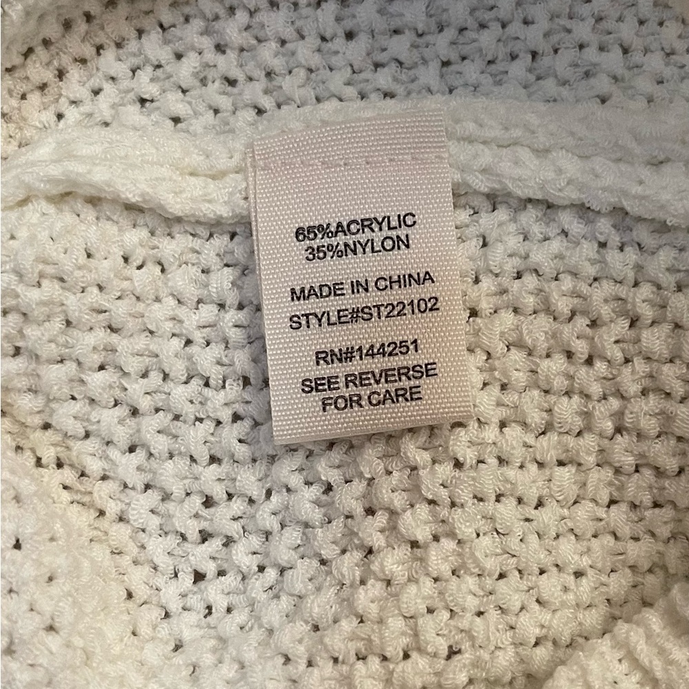 White crochet blouse - Picture 5 of 5